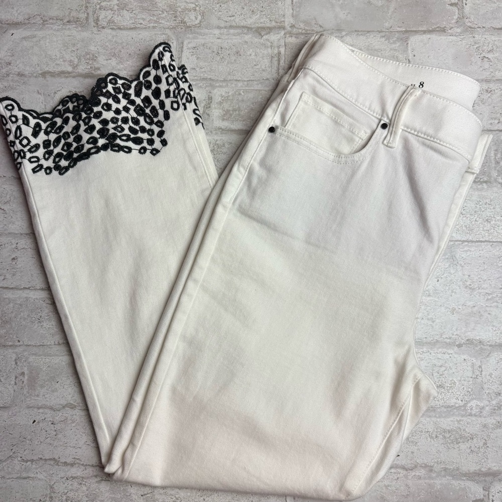 WHBM White House Black Market The Boot Crop White Pants Black Eyelet 8 NEW NWOT😍